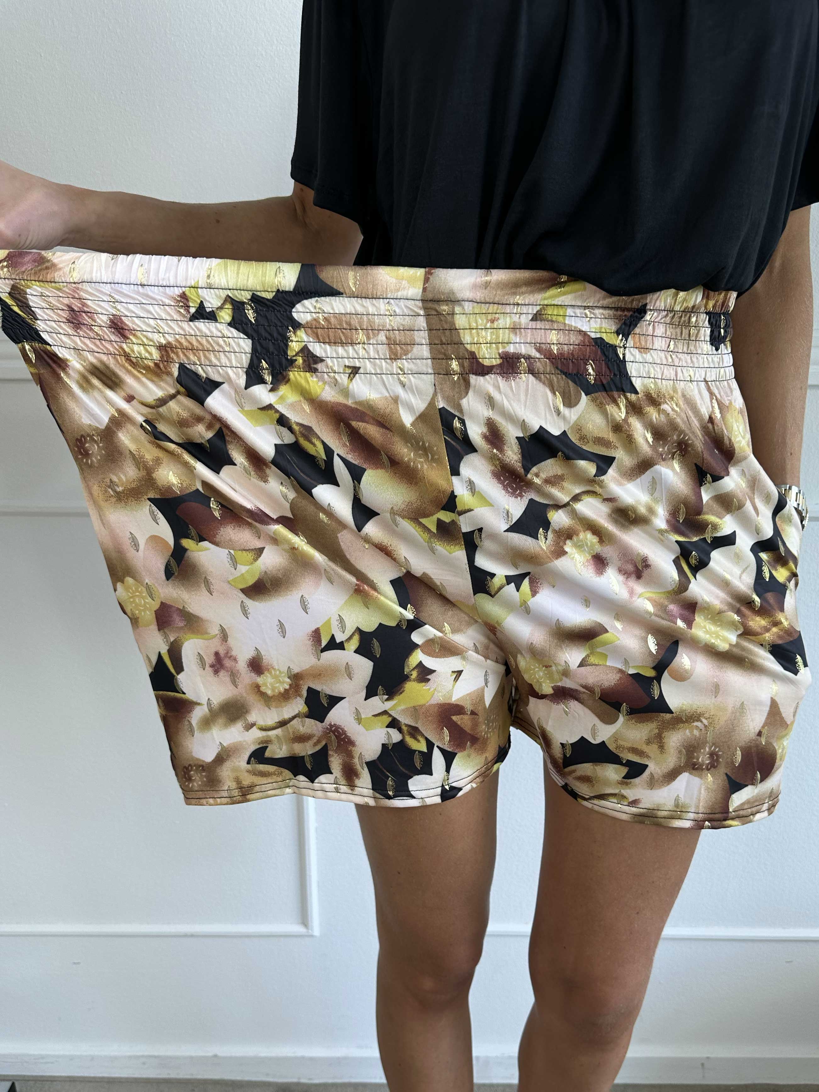 Pams Sweet Flower Shorts - Shorts i elastisk stof med elastikkant